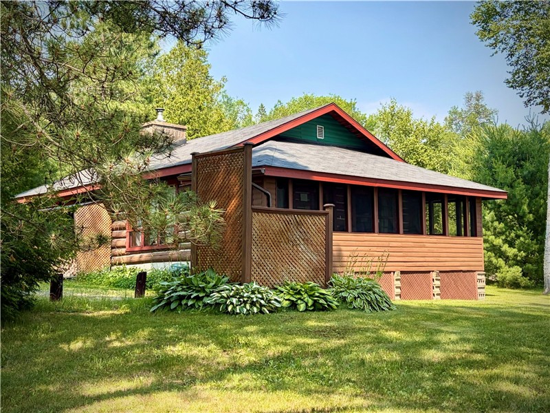 Hay Lake Cottages - On Algonquin Park's Quiet Side