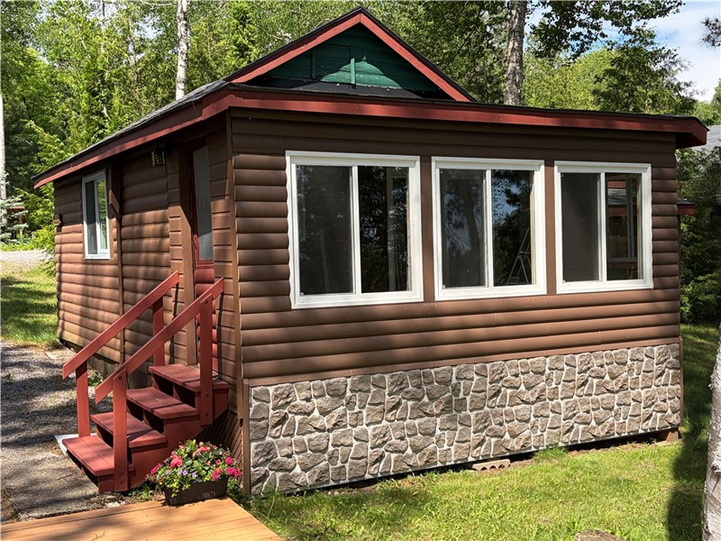 Hay Lake Cottages - On Algonquin Park's Quiet Side