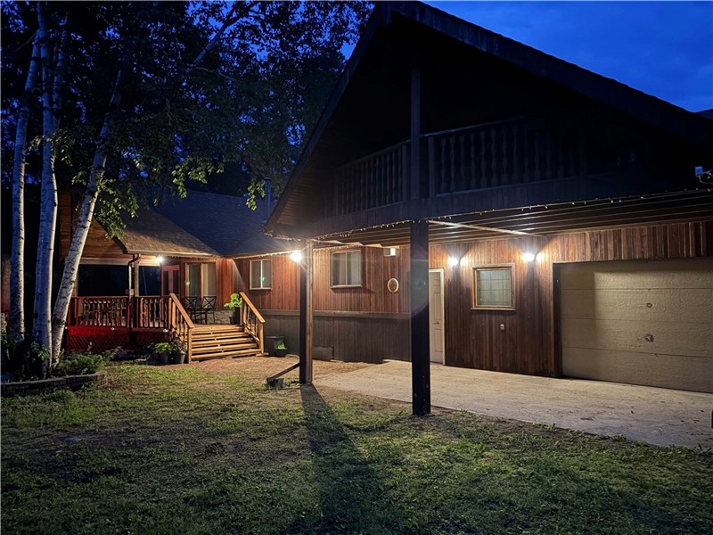 Porcupine Cabin Retreat - Near Albert Beach, Hillside Beach & Victoria Beach