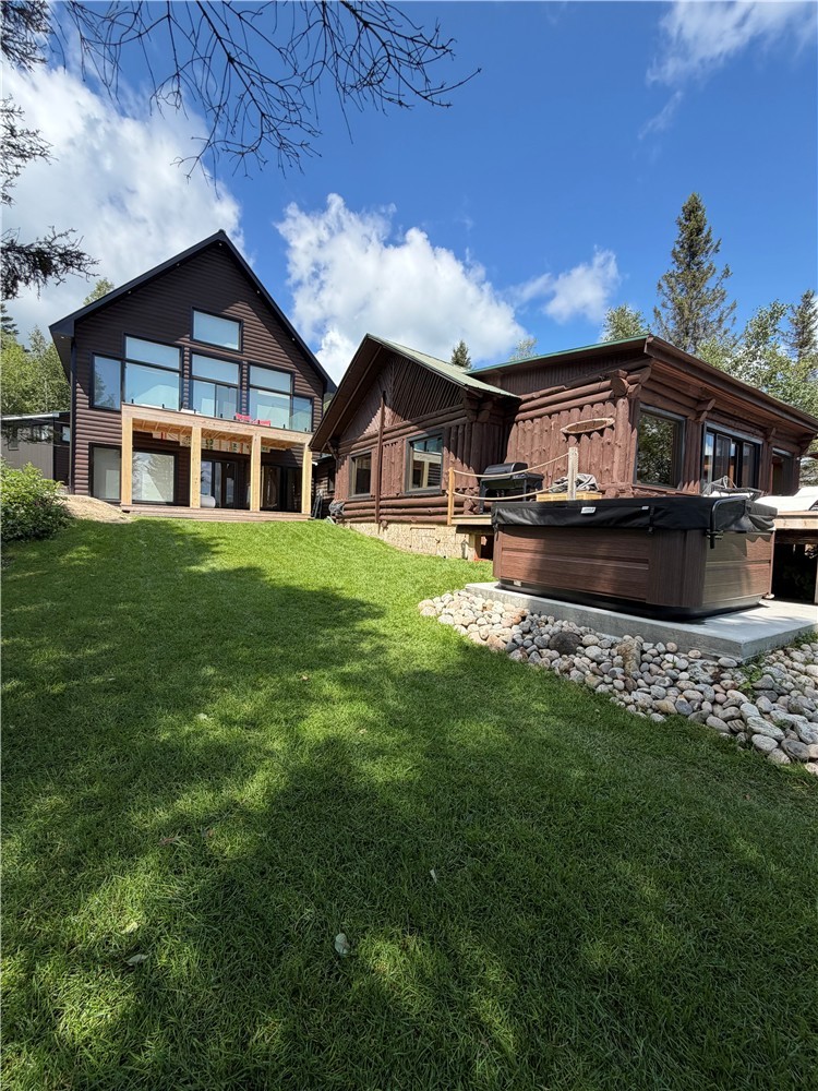 Luxury & Nature at 31 Mile Lake