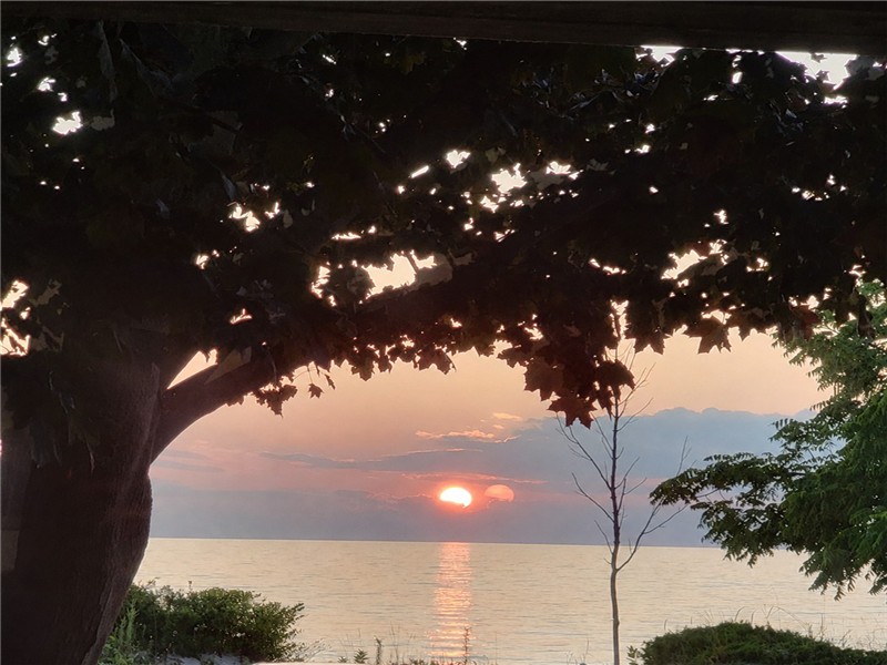 Lakefront Cottage in the Heart of Kincardine