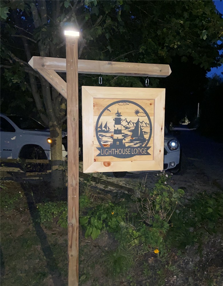 Lighthouse Lodge - Gateway to the Bruce Peninsula