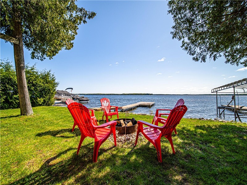 The Cottage on Balsam * Family Waterfront Cottage | Private Bunkie | Games Garage | Pet-Friendly *