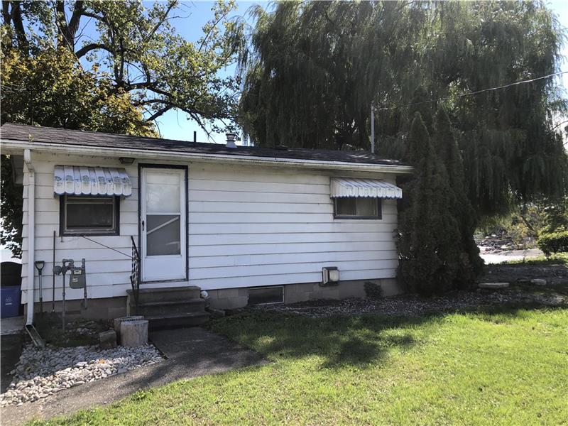 4-TWO-JUST RIGHT FOR 2. Only a 30 sec walk ACROSS YOUR PRIVATE BEACH to the lake:) Dessert's on us!