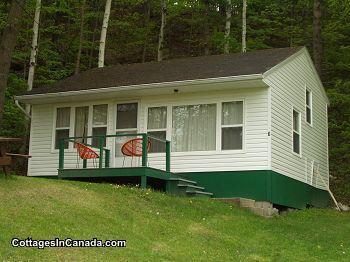 Pine Haven Cottages, Devil Lake, Near Westport, Lake Trout Fishing, Natural beaches, Family Friendly