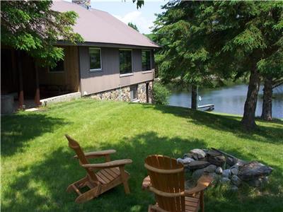 Tumble Inn -Eco friendly, close to Algonquin Park, 400 Acres of privacy, 2 owned private lakes