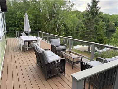 Économisez 200?$! Vacances d'août dispo – 255 pi de rive privée sur le lac!