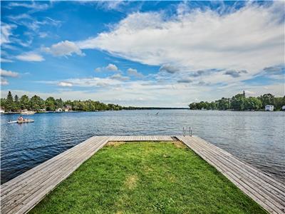 Farview Cottage // Charming waterfront property with modern amenities in the Jewel of the Kawarthas