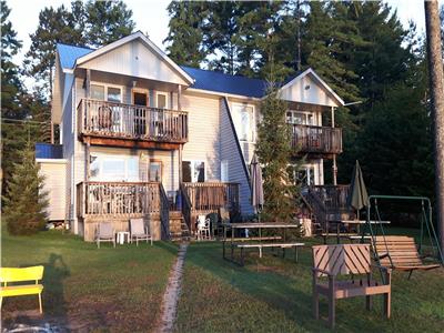 Sunrisehideaway Cottages, Sand beach, games room, lake, round lake, Killaloe, Barrys Bay,Algonquin