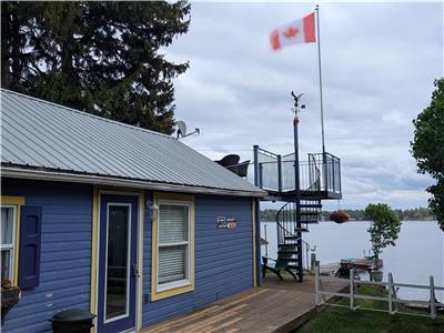 Red Dog Cottage  St Lawrence River (Mainland)