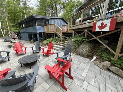 3 Cottage Family Compound in Muskoka - Fully renovated (WIFI,3-BBQ'S,PINGPONG,FIREPIT,WATER TOYS)