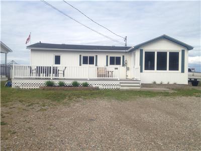 Executive cottage - located directly on Youghall Beach