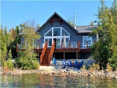 Cedar Shoals: West coast inspired luxury rental cottage on Lake Huron, Tobermory - Hot Tub
