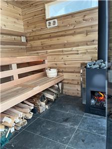 4 Season Cottage - Sandy Beach, Shallow Walk in, Wood Fired Sauna and Cold Plunge Tank