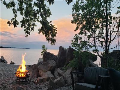 Benassi Beach Large Lakeview Vacation Rental 1 & 2 Lake Erie (Dunnville Area)