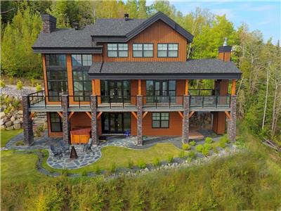Ilaali: for a dream view on the St-Lawrence River in Charlevoix and all-season comfort.