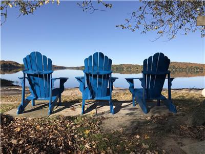 NO AVAILABILITY 2023 !!!!  Lakefront Muskoka Cottage Child Friendly Beach - WEEKLY RENTAL ONLY