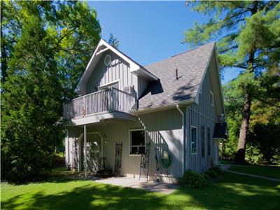 The Coach House: Quality Vacation Hideaway! No Fees or Cleaning Charges!