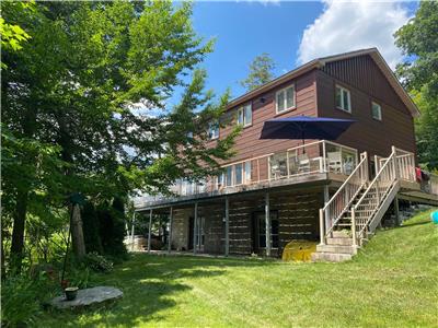 NEW listing  - Luxury 6 Bedroom 3600 Sqft Lakefront Cottage -Wifi Satellite with 2 Lakes !
