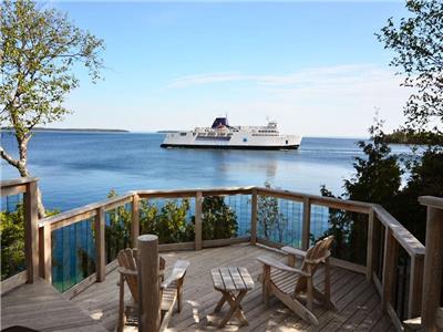 Sunset Getaway Cottage: The best view in Tobermory!