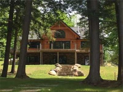 Hammond Haven - Luxury waterfront log and timber chalet with beach volleyball court!