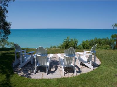 Shore Thing Cottage... Lakefront Luxury at it's Best! No Fees or Cleaning Charges!