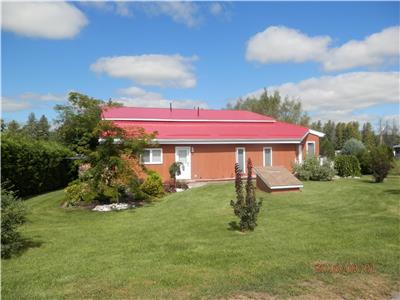 McMac's Lakeview Home located in the heart of the Ottawa Valley