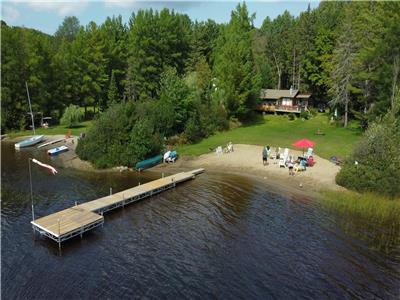 Northshore Paradise- Lakefront with private beach