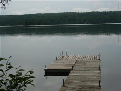 COZY 2 BR COTTAGE ON A BEAUTIFUL LAKE NEAR BARRY'S BAY