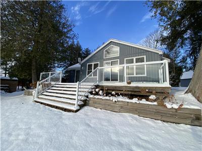 Norman's Landing Sun, snow, close to winter sports, two sets snowshoes incl. Great for families