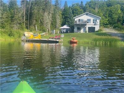 Thanksgiving weekend $950 includes cleaning-River Lea Cottage on the picturesque Magnetawan River