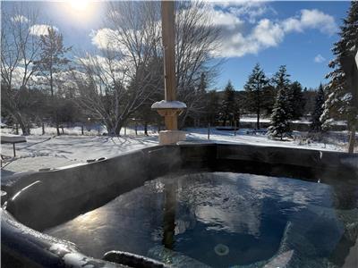 Last Minute Holiday Special Dec 19-26 $2500 (all in) - Hot tub, Waterfront, Fire pit,