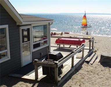 BEACHFRONT COTTAGE... A LITTLE PIECE OF HEAVEN ON THE SHORES OF NOTTAWASAGA BAY