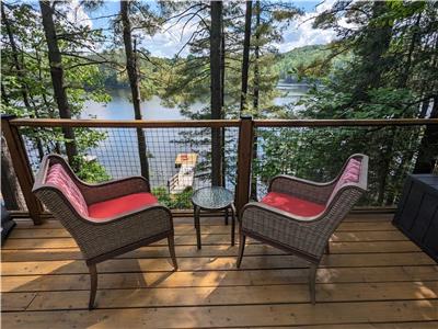 Beautiful lakefront cottage perfect for two, 25 min from downtown Ottawa