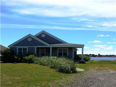 58 Beach House Comfort - close to Parlee Beach Provincial Park, Bouctouche Dunes