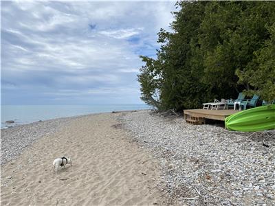 PJ's Lake House, Water Front Cottage Bayfield, Goderich private beach, Beautiful Lake Huron Sunsets