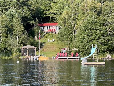 La maison du lac: Magnifique chalet au bord de l'eau dans un cadre priv et naturel