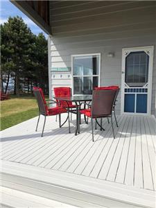 Waterfront cottage on the red sands of Northumberland Strait! 3 weeks left in August! NO added TAX!