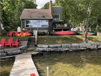 *3 weeks left for Summer 2023* - Beautiful Lakeside 3 Bedroom Cottage on White Lake in the Kawarthas