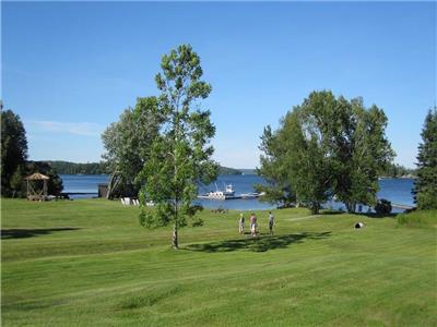 Dare to Compare Rates on this 4-Season Muskoka Birch Family Rental On Lake Rosseau!