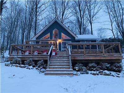 Baptiste Lake Waterfront Cottage - booking winter getaways!