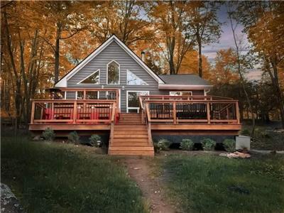 Baptiste Lake Waterfront Cottage - booking fall and winter getaways!