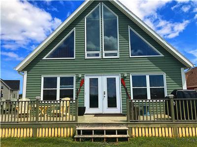 Cavendish Driftwood Getaway - Minutes from Beach, PEI National Park, Nature Trails, Seafood, & Golf