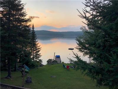 Clean, Pet Friendly Cottage on Tranquil Purdy Lake near Bancroft!