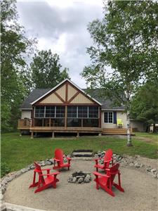 Beautiful Parry Sound Waterfront Cottage with Gorgeous Lake Views
