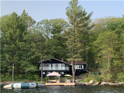 LAKE MUSKOKA! EXPANSIVE, OPEN, SOUTH VIEW. A WARM, COMFORTABLE, PEACEFUL & TRANQUIL DESTINATION.