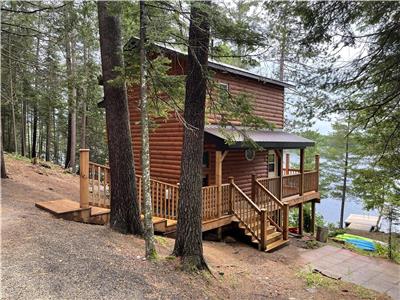 Calabogie Pearl - The Lakeside Chalet - with  hot tub