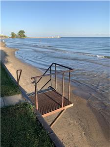 Port Dover Lakeview House - Private Stairs to Beach (beach in front of property is privately owned)