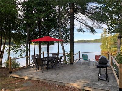 Welcome to Lakeview! ECO-FRIENDLY - PRIVATE WATERFRONT ON 1.6 acres! Under 2HRS from Ottawa!