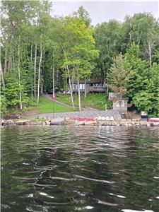 Book today. Island View, Lake Front, Great swimming, Fishing off the dock, family cottage